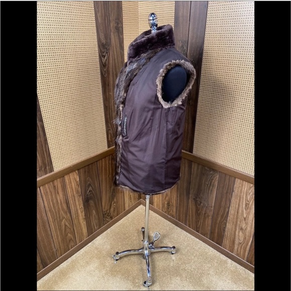 ANTONINO LONG HAIRED & SHEARED BEAVER FUR VEST, size S/M (2-4) - Picture 7 of 11